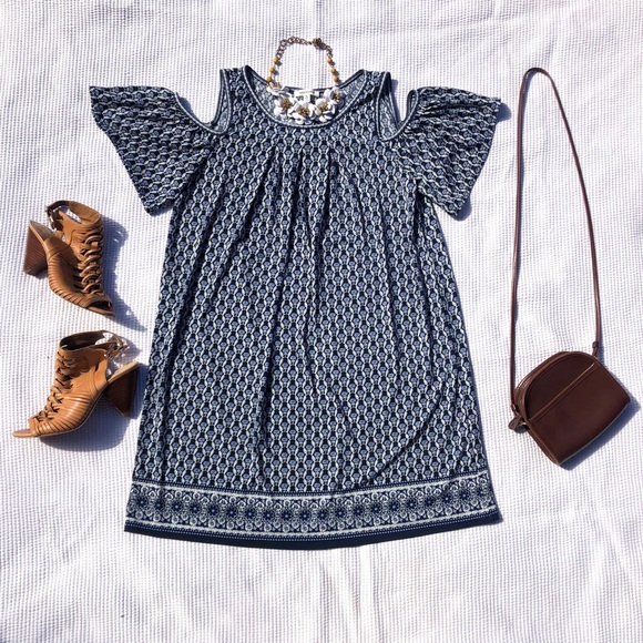Max Studio Dresses & Skirts - 🎊SOLD 🌞Like New Cold Shoulder Dress
